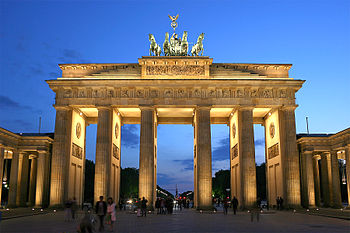 350px-Brandenburger_Tor_abends